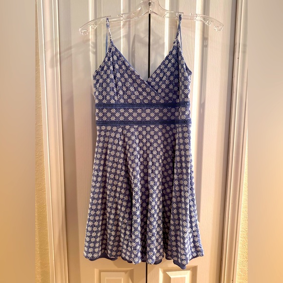 A-line Lace Dress in baby blue - Picture 2 of 6